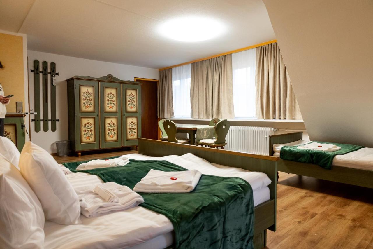 Hotel Zum See, Titisee エクステリア 写真