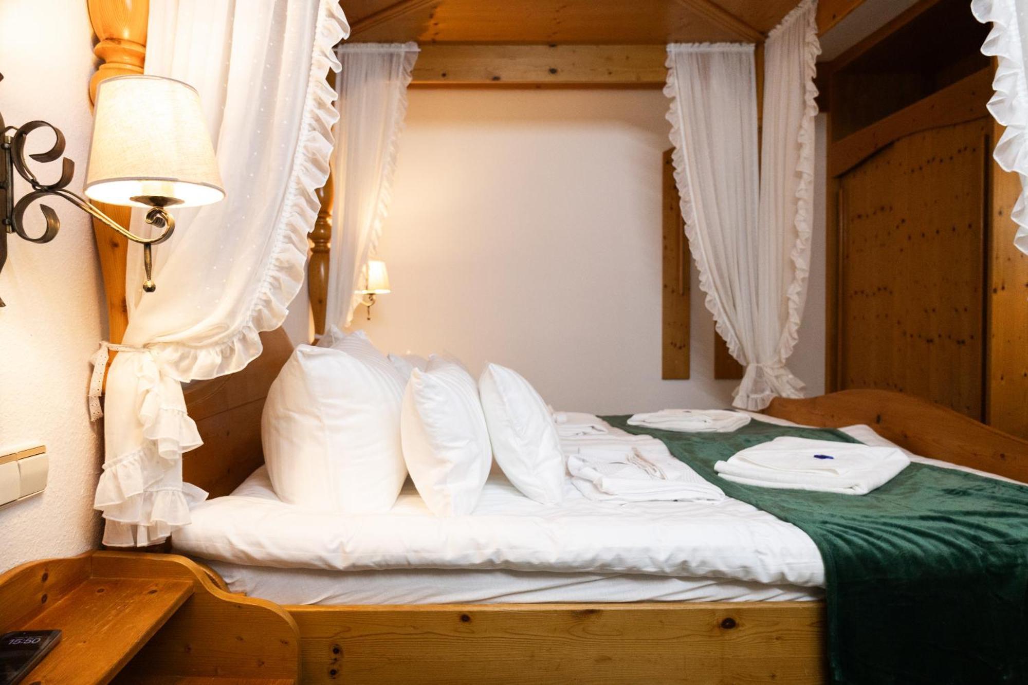 Hotel Zum See, Titisee エクステリア 写真