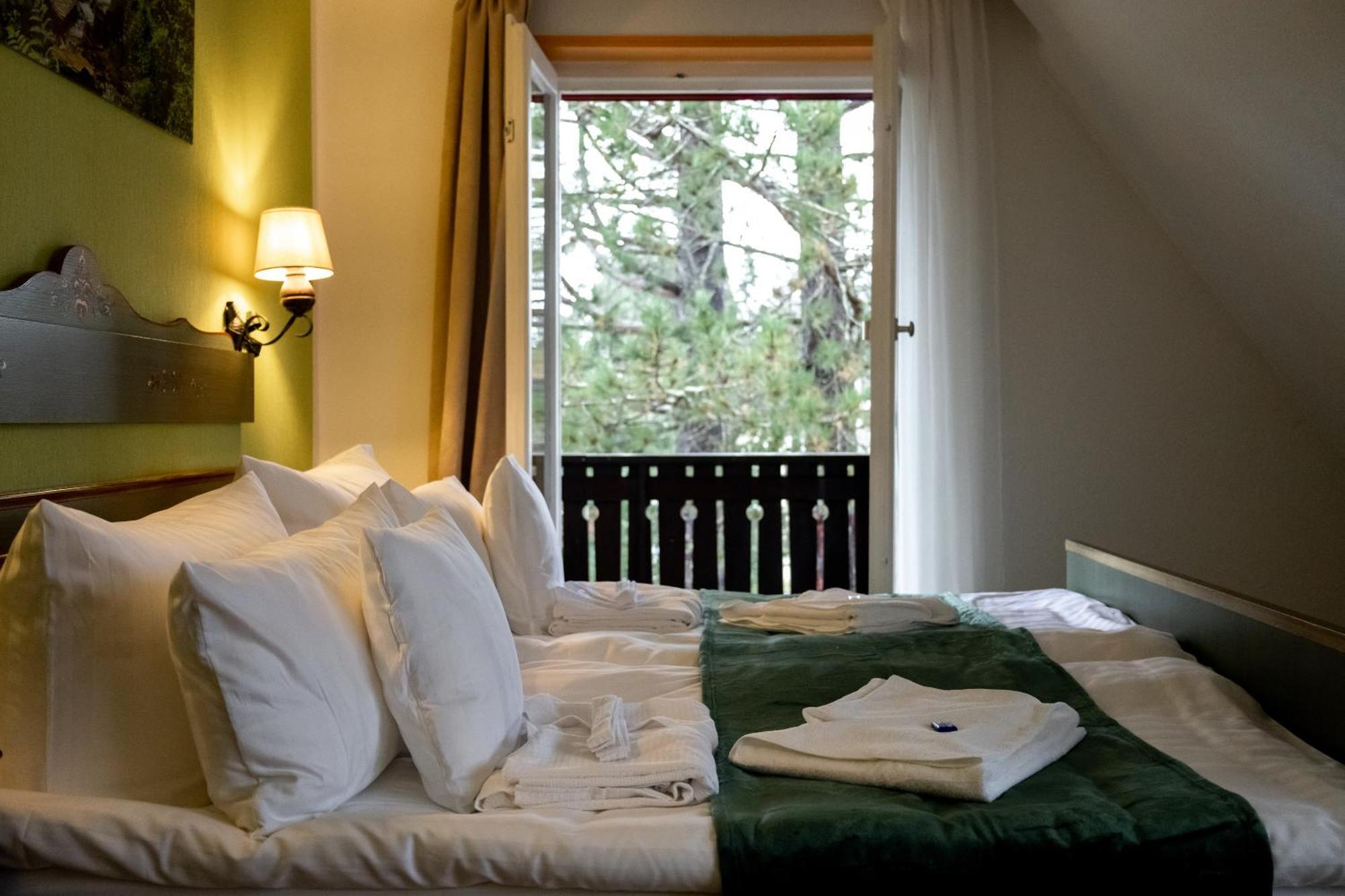 Hotel Zum See, Titisee エクステリア 写真