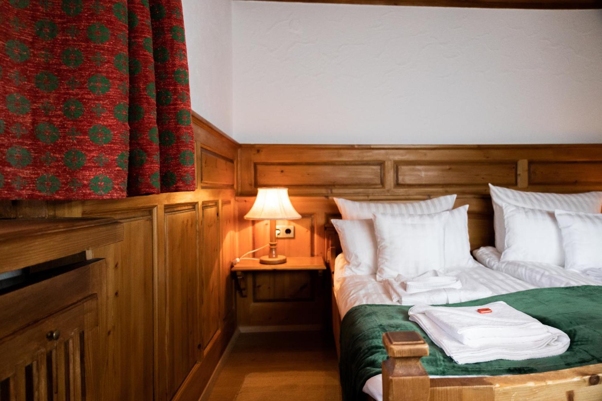 Hotel Zum See, Titisee エクステリア 写真