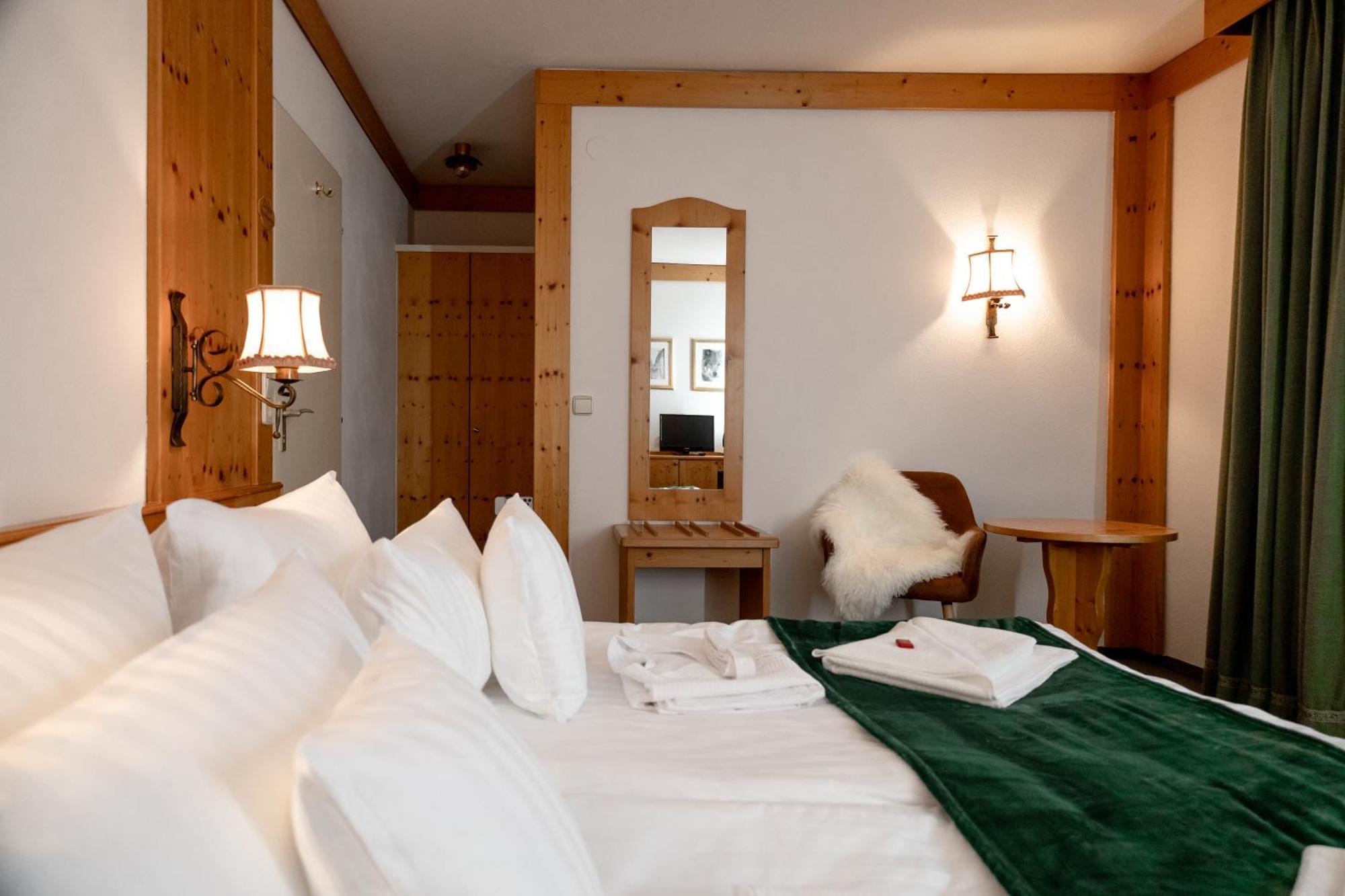 Hotel Zum See, Titisee エクステリア 写真