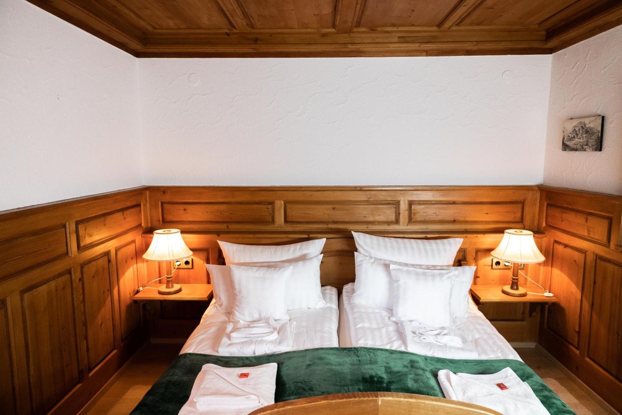 Hotel Zum See, Titisee エクステリア 写真